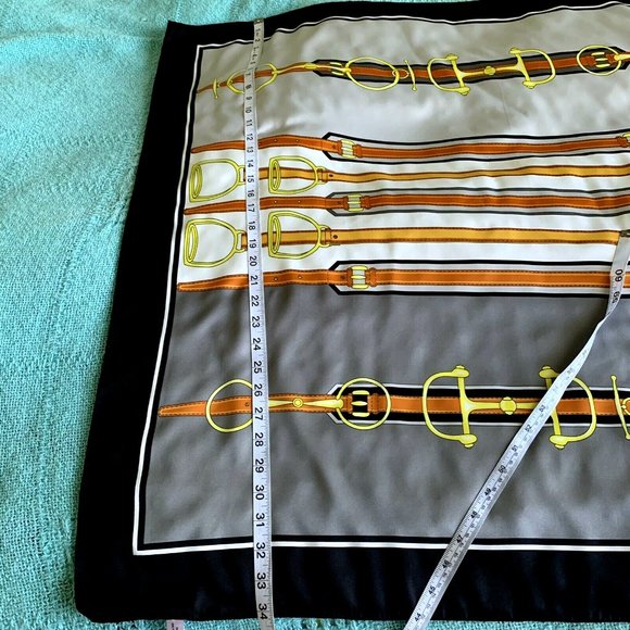 Square 100% polyester scarf Made in Italy - Picture 7 of 12